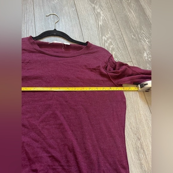 GAP Extra Fine 100% Merino Wool Plum Sweater Size Small - Picture 3 of 4